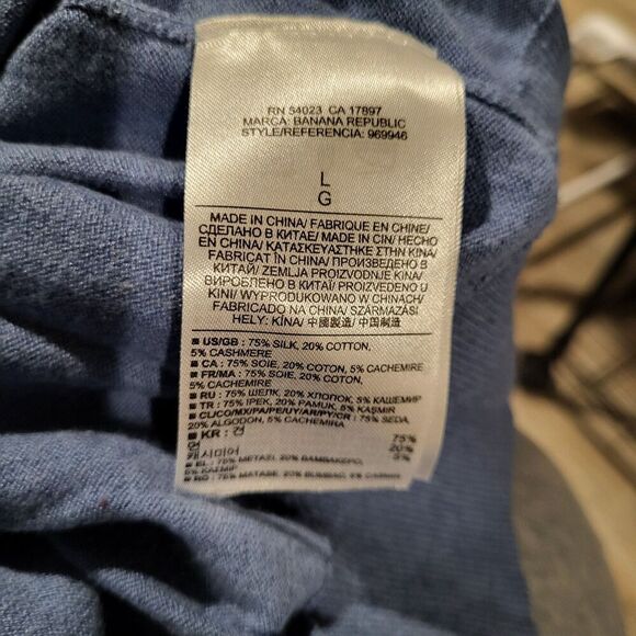 Banana Republic Luxury Blend Silk V Neck Light Weight Sweater Men's Size Large - Picture 10 of 10